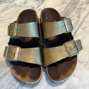 Birkenstock Arizona Sandals – Metallic Gold Bronze – Women’s Size 7